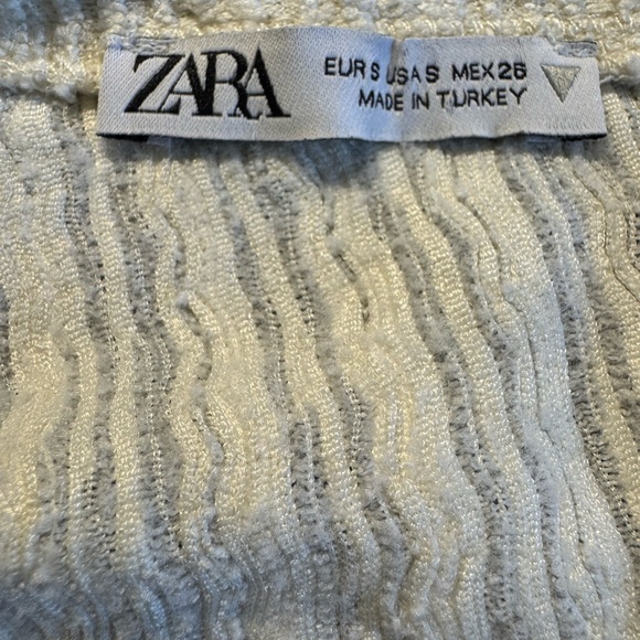 Zara Black and Cream Ribbed Blouse - Picture 6 of 8